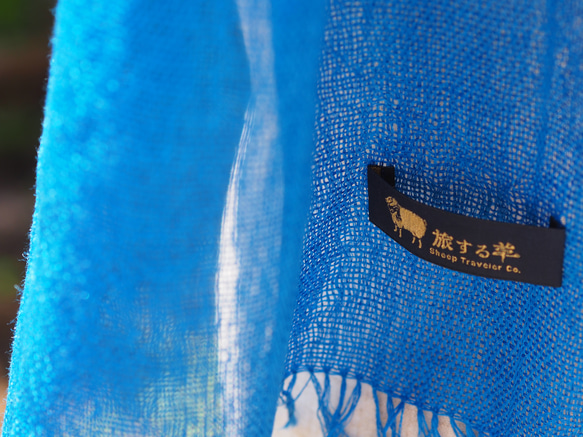 ベルギーリネンの手織りストール【ブルー・無地】 3枚目の画像