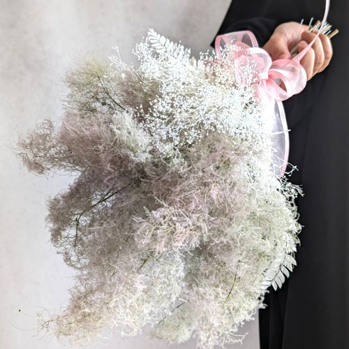 モクモクのスモークツリーとかすみ草のナチュラルドライフラワー  