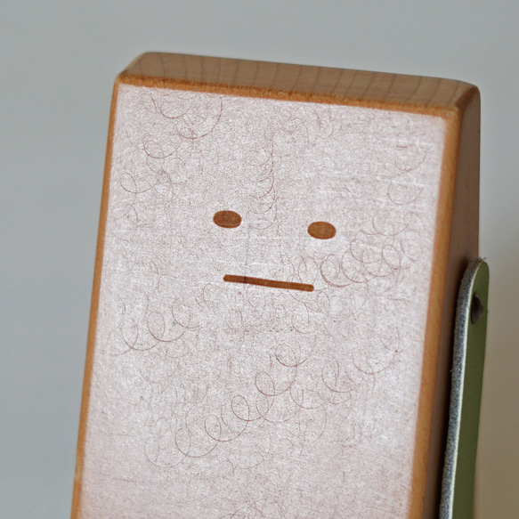 【ワケありな逸品】TOSMU ボーちゃんスマホ立て 木製 スマホスタンド 17枚目の画像