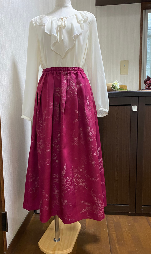 絹 着物　エンジ色の花模様　フレアスカート　着物裏ペチコート付き　着物リメイク　220 14枚目の画像