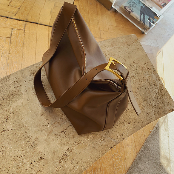 シンプルで柔らかい本革のスタイリッシュショルダーバッグレディースバッグ 3枚目の画像