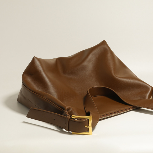 シンプルで柔らかい本革のスタイリッシュショルダーバッグレディースバッグ 2枚目の画像