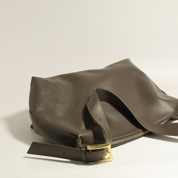 シンプルで柔らかい本革のスタイリッシュショルダーバッグレディースバッグ 5枚目の画像