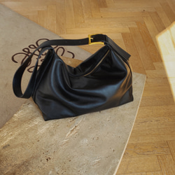 シンプルで柔らかい本革のスタイリッシュショルダーバッグレディースバッグ 7枚目の画像