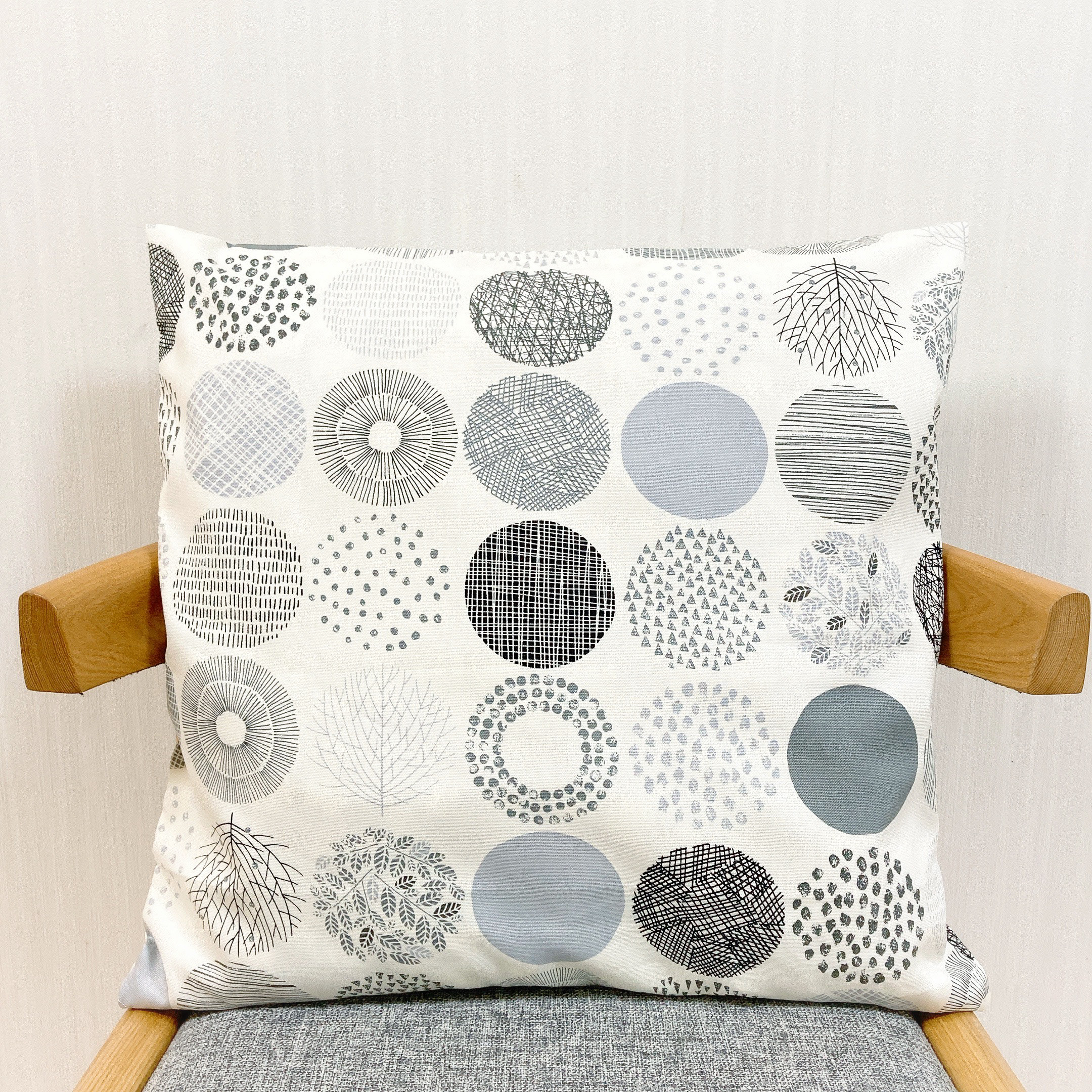 ☆   北欧柄　クッション　カバー　ハンドメイド 1_1639feff2a22768def0f968da6a9