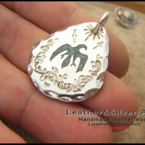 手彫りインレイ ターコイズ イーグルネックレス ハンドメイド