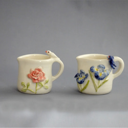 小鳥とお花のミニピッチャー「バラと文鳥」（陶器） 4枚目の画像