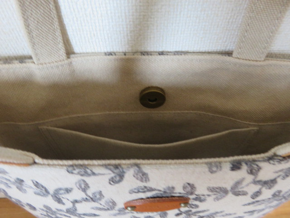 リネン刺繍生地のおさんぽトートバッグ　 5枚目の画像