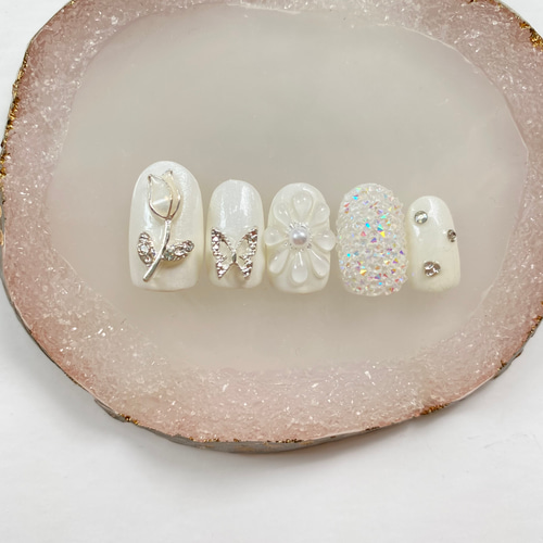 チューリップネイルニュアンスネイルネイルチップ蝶々ネイル