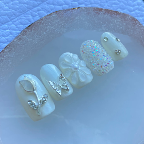 成人式ネイル 白 /ぷっくりフラワー チューリップ お花 3D 蝶々