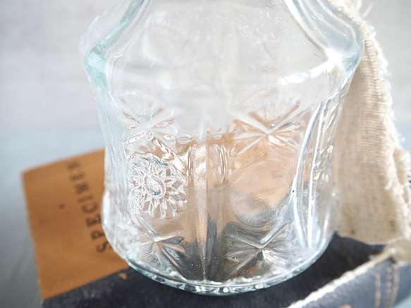 【レトロなガラス花瓶付き】ひまわりの夏の投げ入れアレンジ 7枚目の画像