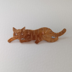 ハンター猫ブローチ　真鍮 1枚目の画像