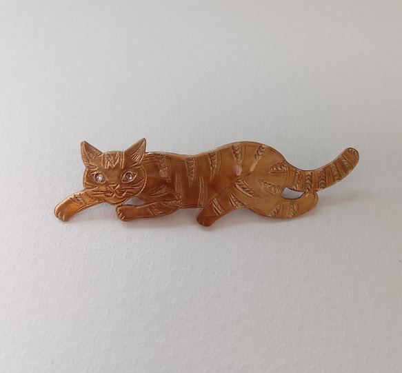 ハンター猫ブローチ　真鍮 1枚目の画像