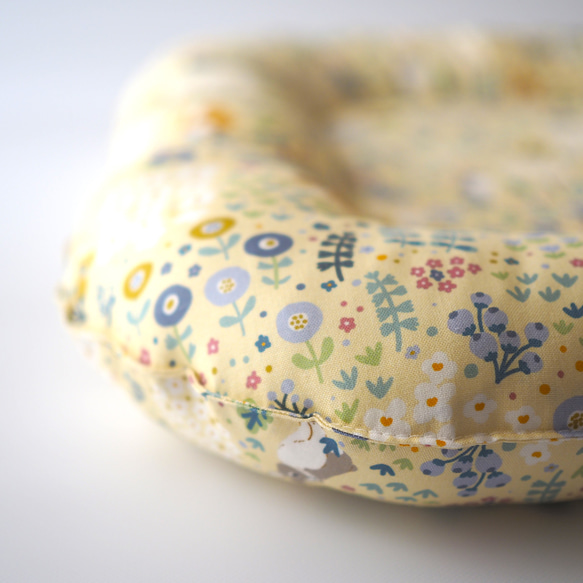 うさぎ用 ゴロンちょマット・Blooming rabbit・イエロー(クッション、ベッド) 4枚目の画像