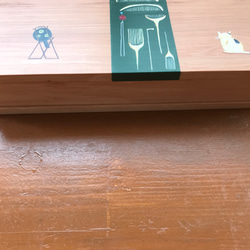 ちょっと大きめの箸箱(櫛と鏡と猫)　ヒノキのカトラリーケース　蓋付きの箸入れ　　食卓に置ける　小物入れ 12枚目の画像