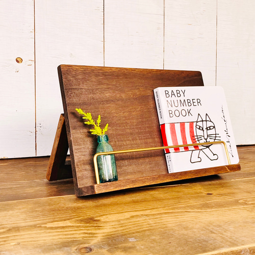 木と真鍮◇開いて置ける折りたたみブックスタンド◇タブレットもOK