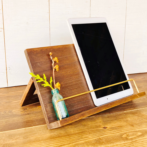 木と真鍮◇開いて置ける折りたたみブックスタンド◇タブレットもOK