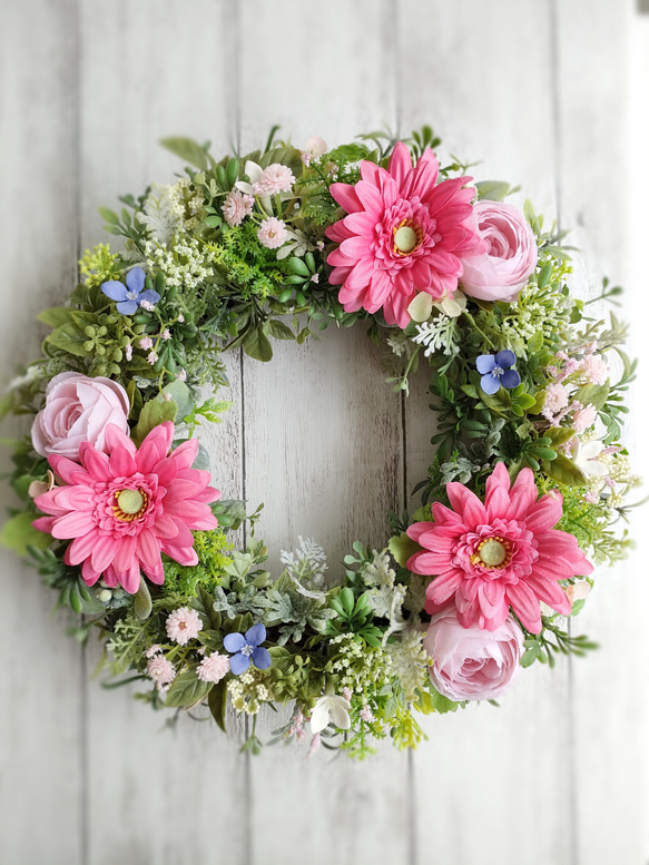 ラナンキュラスとガーベラのフラワーリース春リーススプリングリース