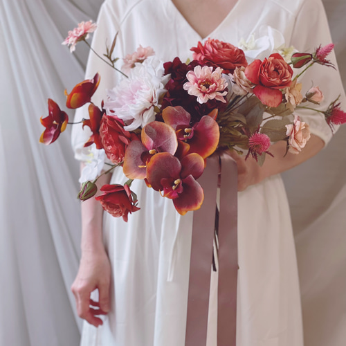 胡蝶蘭とダリアのウェディングブーケ 大人ブーケ テラコッタ