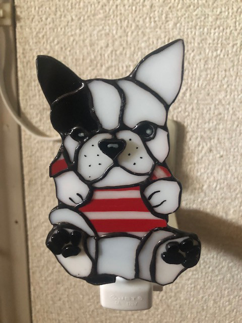 フレンチブルドッグのナイトライト　ステンドグラス　わんこのいる生活　わんこ好きへのプレゼント　癒しのグッズ