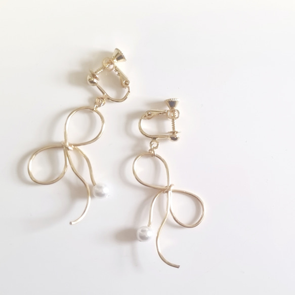 wire ribbon earring 3枚目の画像