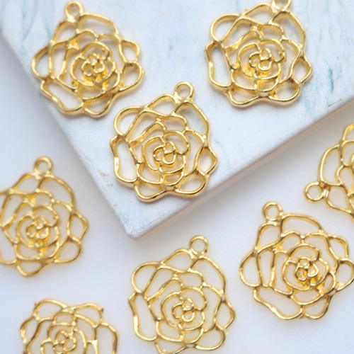 438♡クッション　チャーム　アンティーク　珈琲染め　薔薇　材料　パーツ　NEW 12個 花 百合 ユリ コネクター シャンデリア チャーム パーツ ゴスロリ