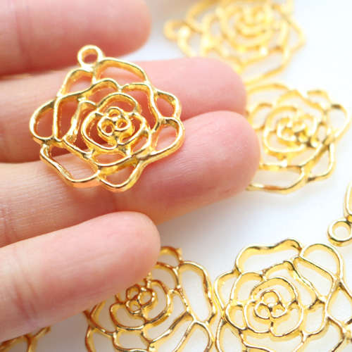 438♡クッション　チャーム　アンティーク　珈琲染め　薔薇　材料　パーツ　NEW a9fe049ce0ccdd75afa153f21826f4