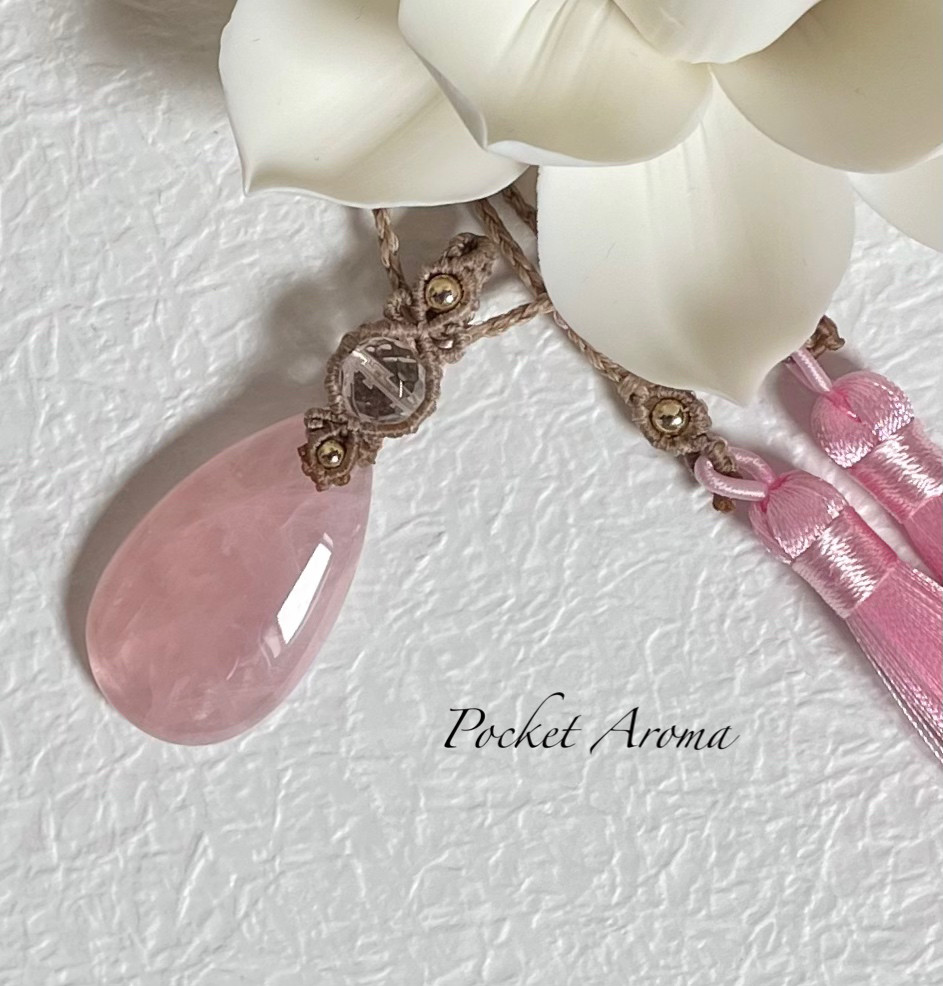 『姫』高品質ローズクォーツマクラメペンダントネックレス