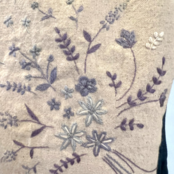 ブルーの花刺繍がま口バッグ 3枚目の画像