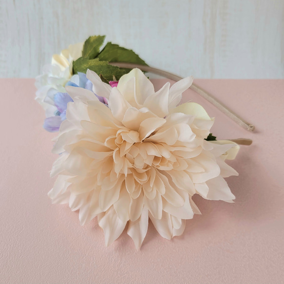フラワーカチューシャ　アイボリー系　花のヘアアクセサリー 6枚目の画像