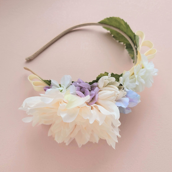 フラワーカチューシャ　アイボリー系　花のヘアアクセサリー 2枚目の画像