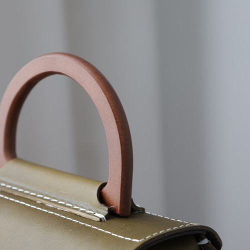 Creema限定 早割価格 送料無料】本革手作りのショルダーバッグ 総