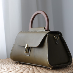 ハンドメイド　革バッグ　19999円→→15000円 dfa7402b4acf691612452a2d059a33