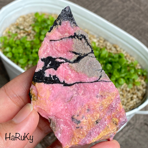 ピンクの山 ブラックの峰♢ロードナイト 原石 01 その他インテリア雑貨