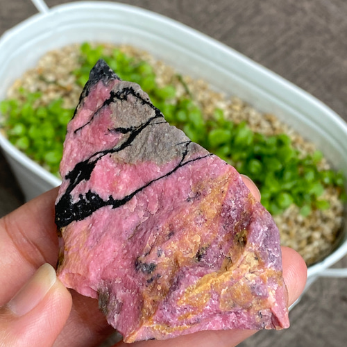 ロードナイト　原石 ロードナイト原石(J405)