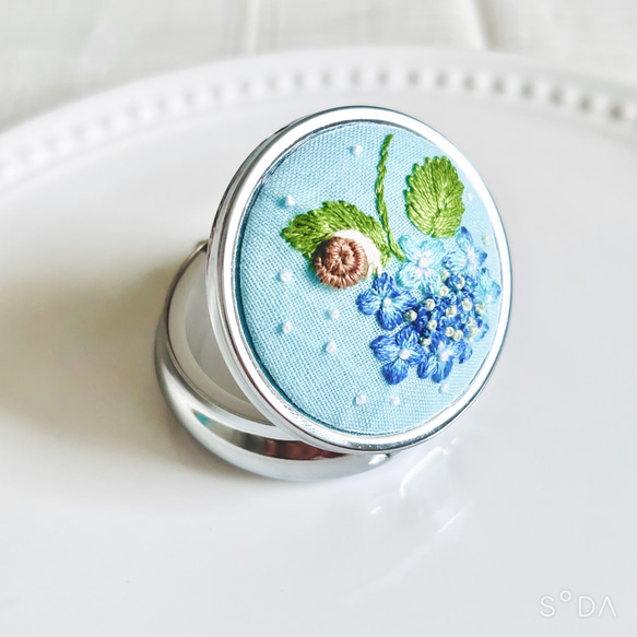 刺繍の小物ケース【紫陽花とカタツムリ】 6枚目の画像