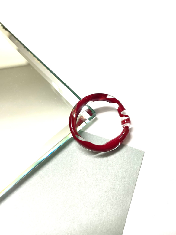 『バイカラーリング』リング　ダークレッド×クリア　ガラスリング　ガラスの指輪　　14号（内径　17.5mm） 4枚目の画像