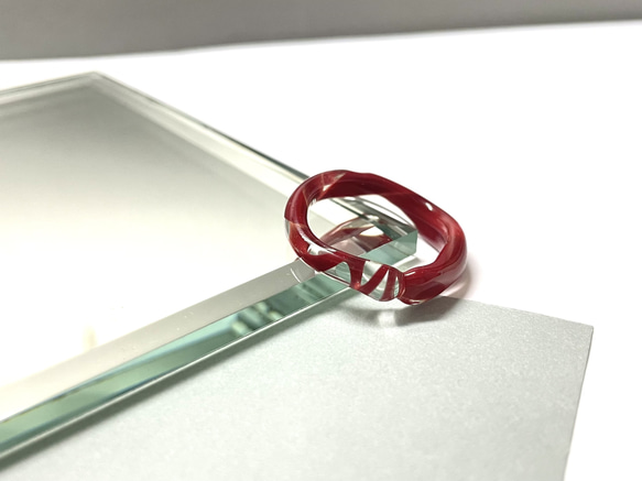 『バイカラーリング』リング　ダークレッド×クリア　ガラスリング　ガラスの指輪　　14号（内径　17.5mm） 3枚目の画像