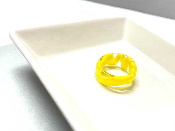 『バイカラーリング』リング　クリア×レモンイエローガラスリング　ガラスの指輪11〜12号（内径　16.5mm） 6枚目の画像