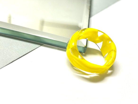 『バイカラーリング』リング　クリア×レモンイエローガラスリング　ガラスの指輪11〜12号（内径　16.5mm） 5枚目の画像