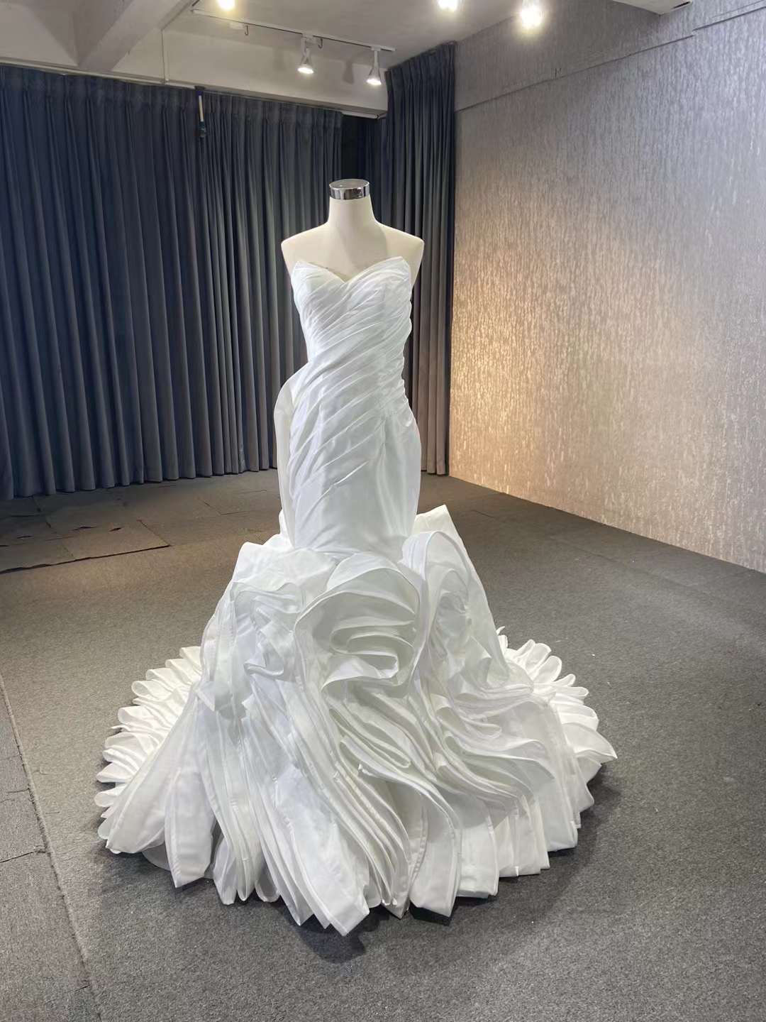 王道派★マーメイドライン★豪華ないウエディングドレス★サイズオーダー無料★花嫁衣装★二次会★色変更無料お色直し衣装