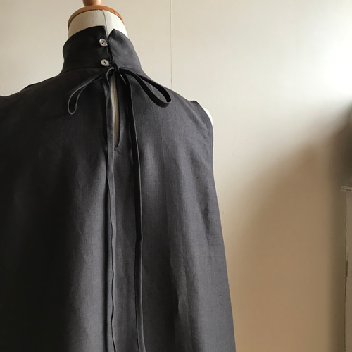 ハンドメイド 人気作家 フレンチリネンハイネックフレアマキシワンピース 黒 フレンチリネン（チャコールグレー）で作ったハイネックフレア