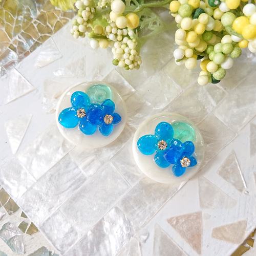 お花ボタン☆2個 k43 ブルー/花/ボタン/カボション/レジン ボタン こう 