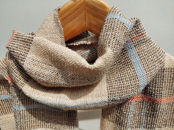 手織り　シルク１００％のやさしいストール　作品2358 2枚目の画像