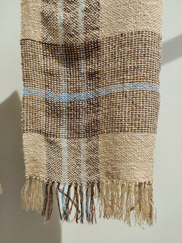 手織り　シルク１００％のやさしいストール　作品2358 3枚目の画像