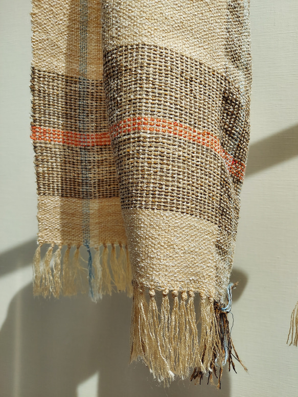 手織り　シルク１００％のやさしいストール　作品2358 4枚目の画像