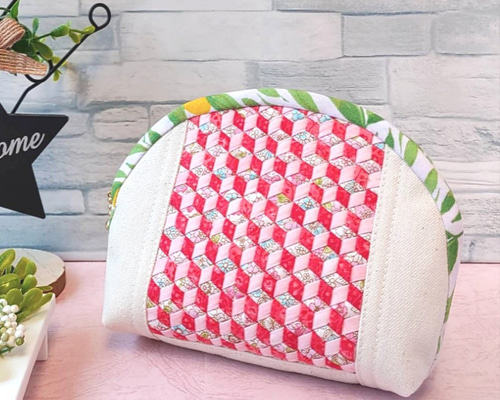 ❤️ひろこママ❤️ かくれんぼポーチ　パッチワークポーチ　ペンポーチ ❤️ひろこママ様専用❤️ かくれんぼポーチ パッチワークポーチ