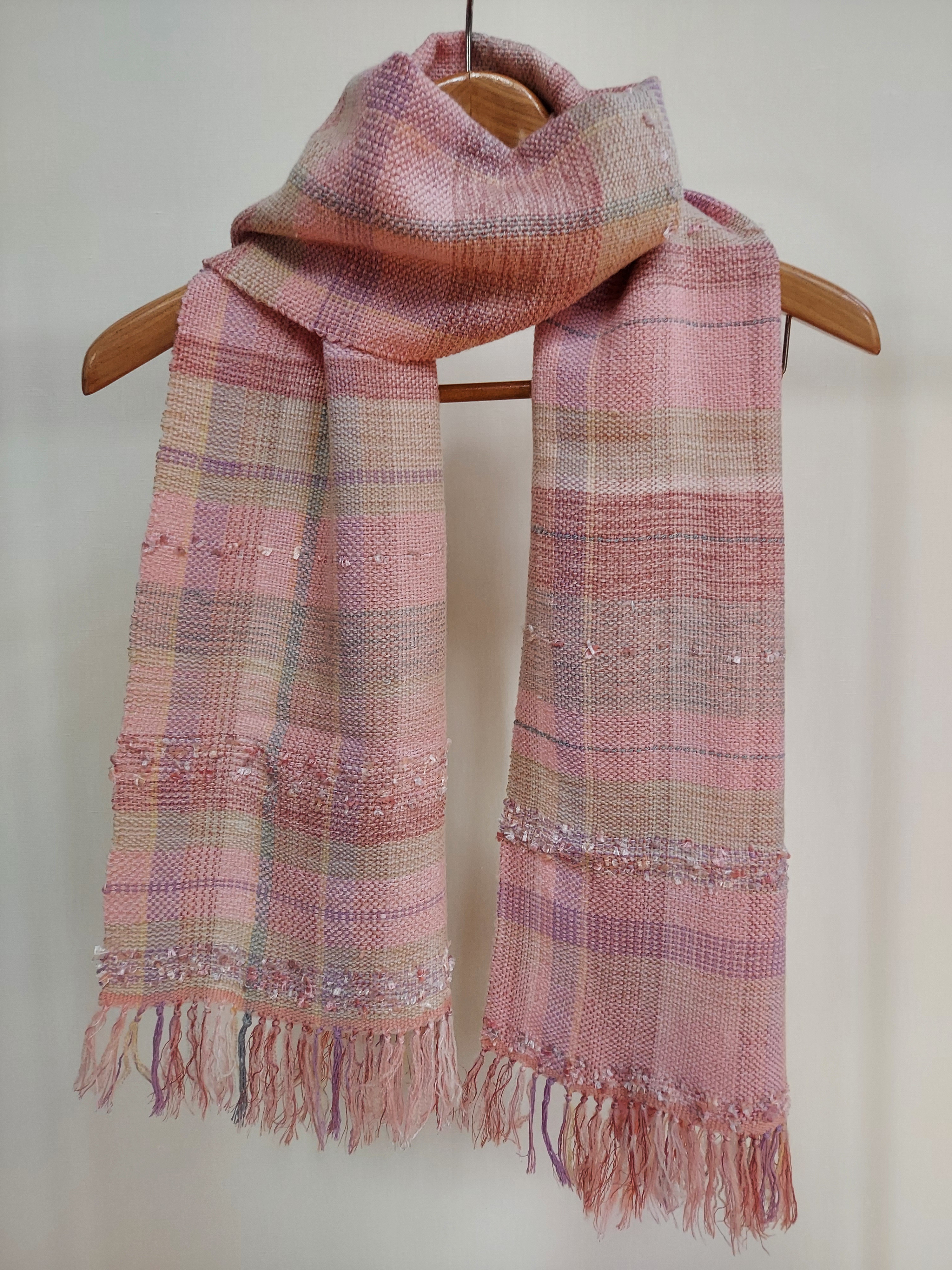 手織り　シルクウールとシルクのやさしいマフラー　作品2318