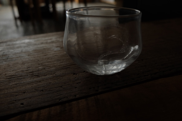 吹きガラスのグラス　六角　気泡渦 6枚目の画像