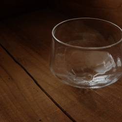 吹製玻璃 玻璃六角形 氣泡 漩渦 第2張的照片